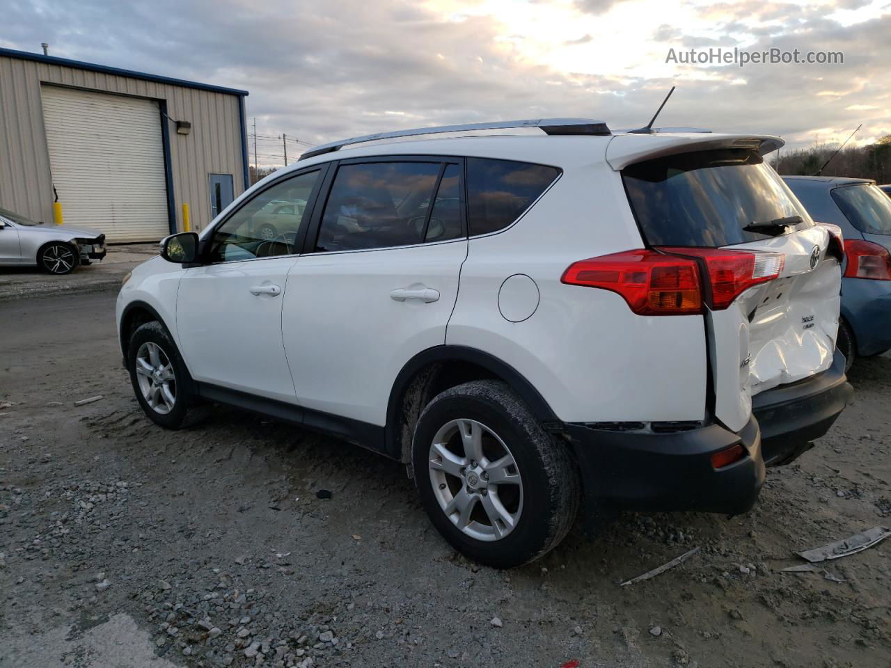 2015 Toyota Rav4 Xle White vin: JTMRFREV2FJ037830