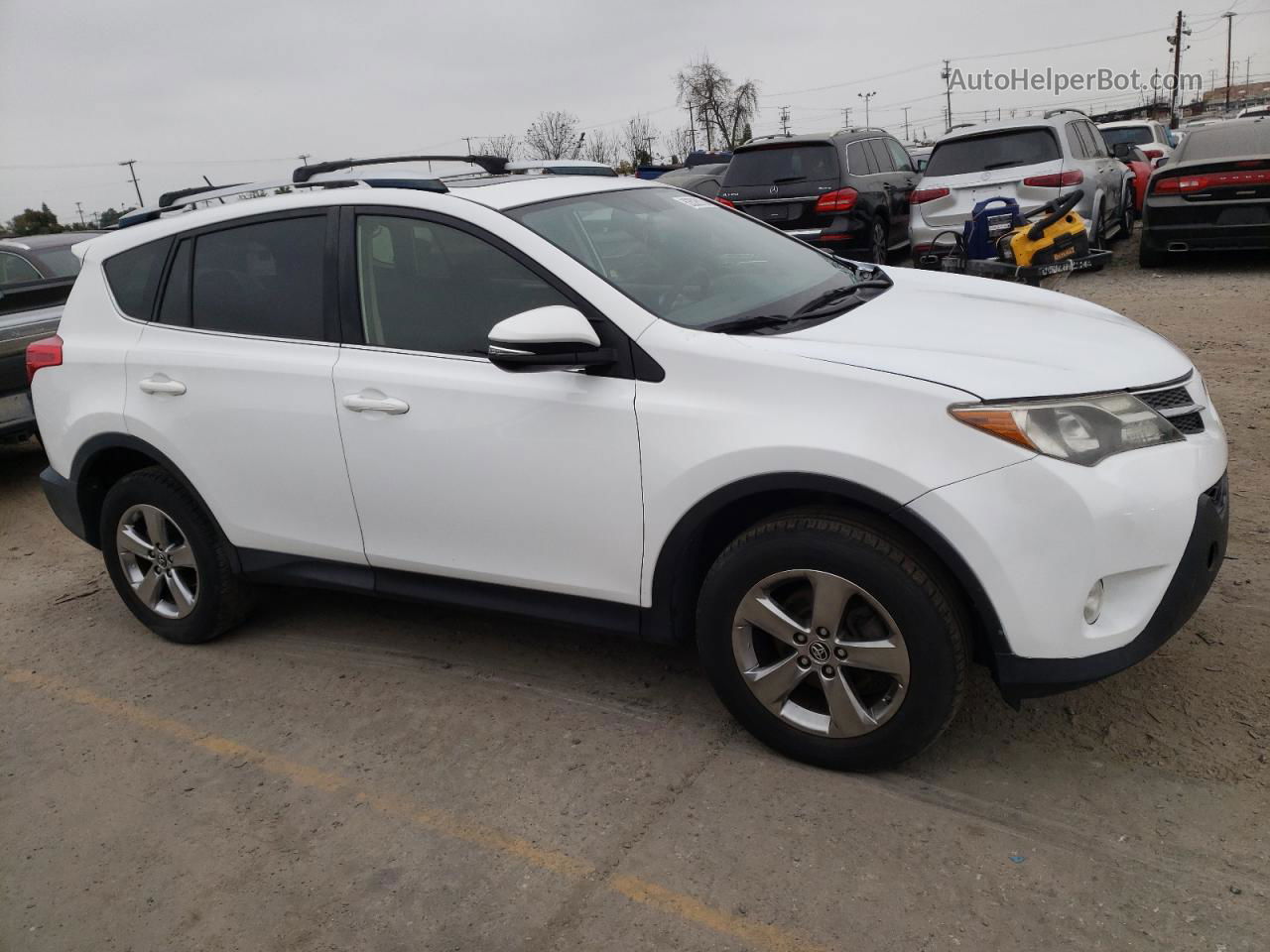 2015 Toyota Rav4 Xle White vin: JTMRFREV4FD118052