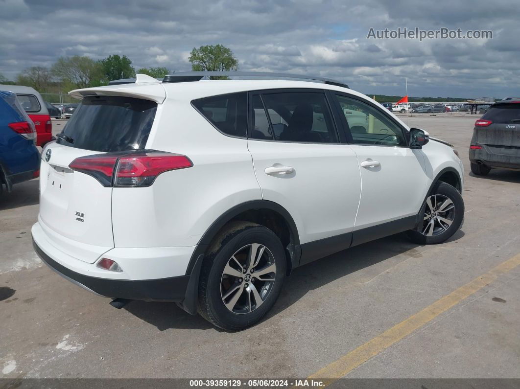 2018 Toyota Rav4 Xle Белый vin: JTMRFREV6JD248214