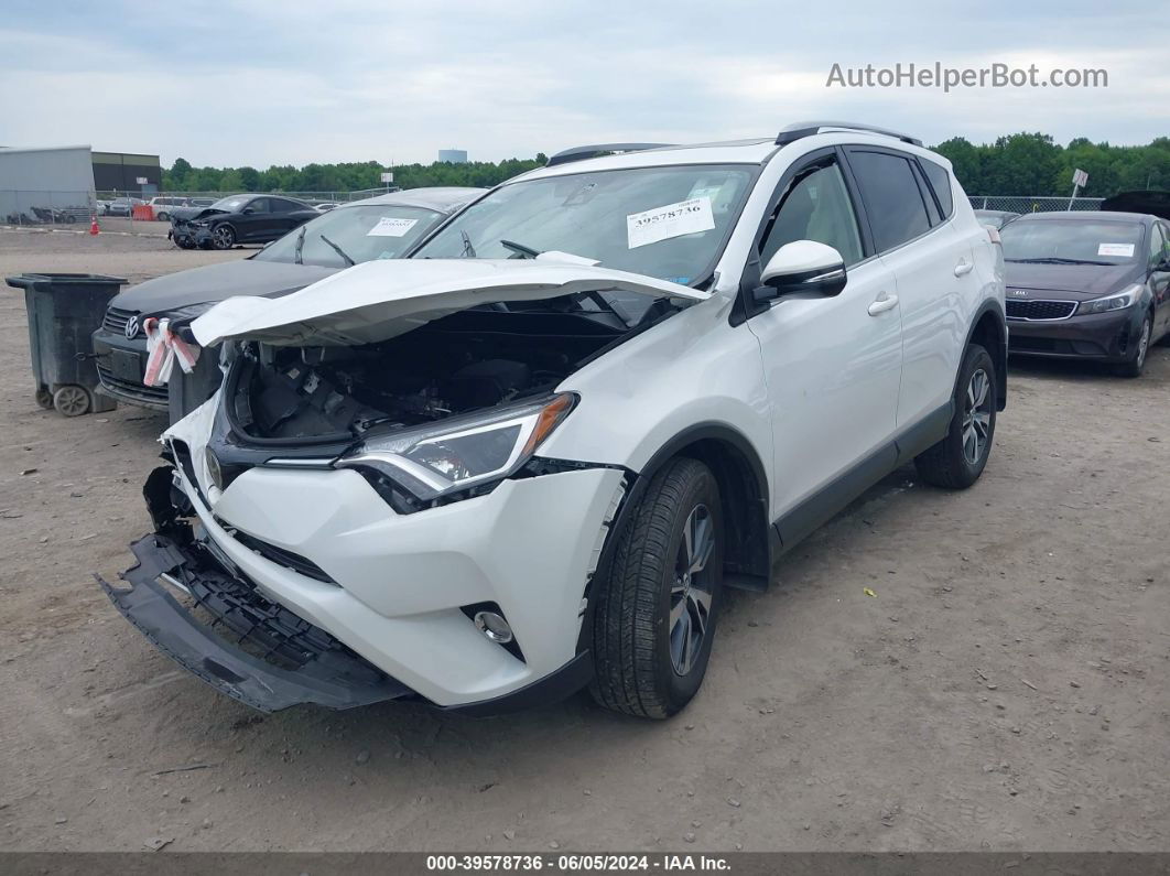 2018 Toyota Rav4 Xle White vin: JTMRFREV6JJ260509