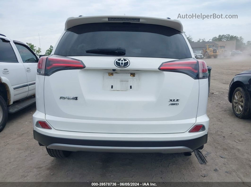 2018 Toyota Rav4 Xle White vin: JTMRFREV6JJ260509