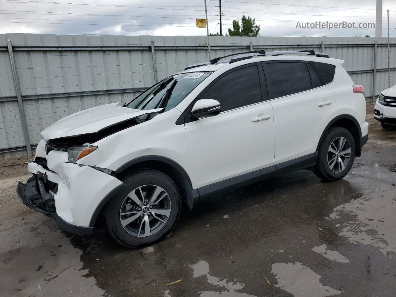 2017 Toyota Rav4 Xle White vin: JTMRFREVXHJ711726