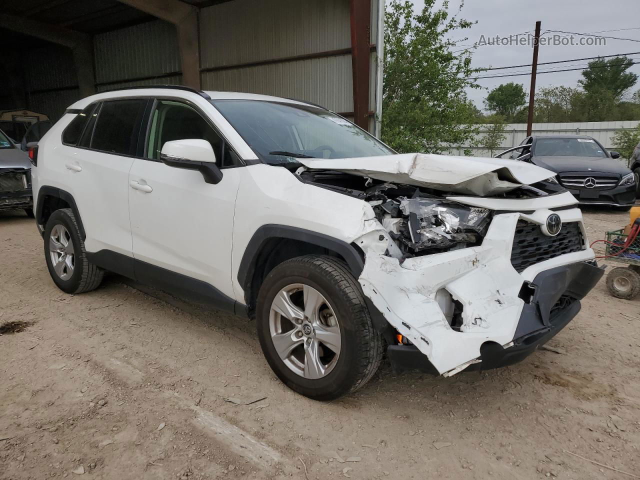 2019 Toyota Rav4 Xle Белый vin: JTMW1RFV8KJ014711