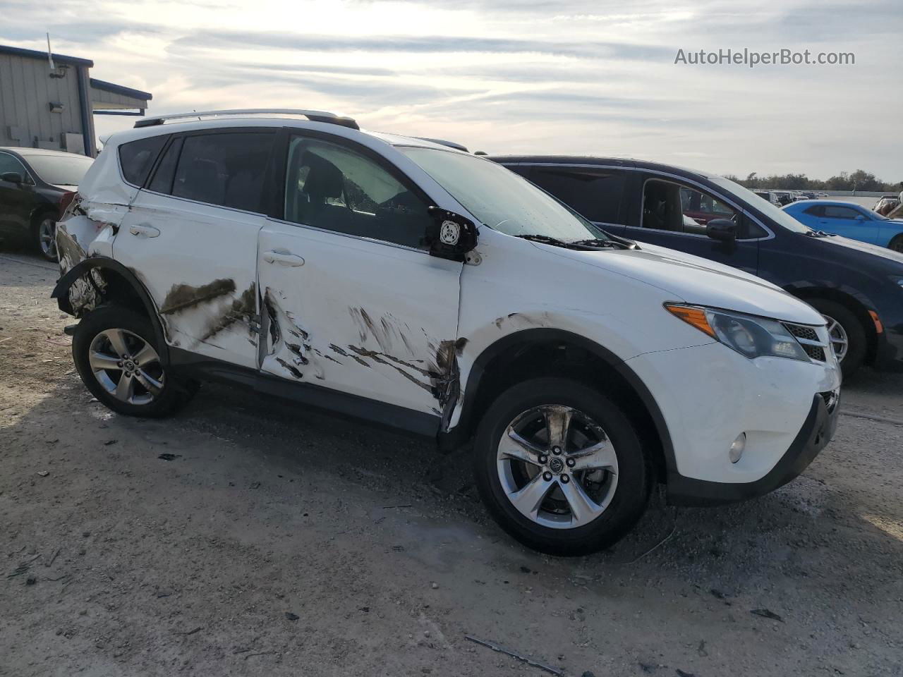 2015 Toyota Rav4 Xle White vin: JTMWFREV0FD060881