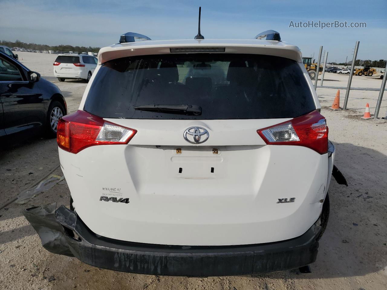 2015 Toyota Rav4 Xle Белый vin: JTMWFREV0FD060881