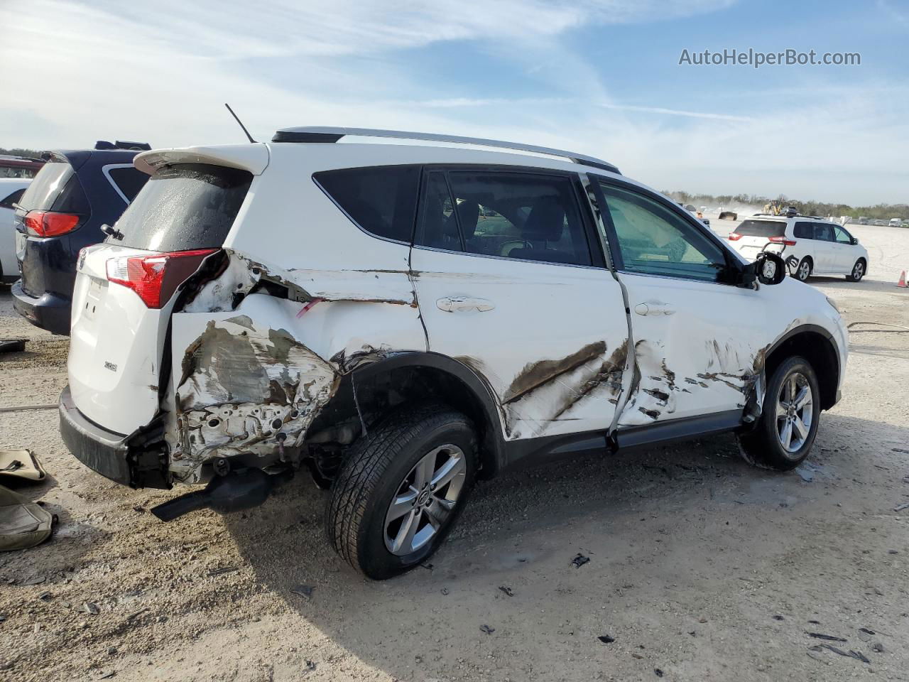 2015 Toyota Rav4 Xle White vin: JTMWFREV0FD060881