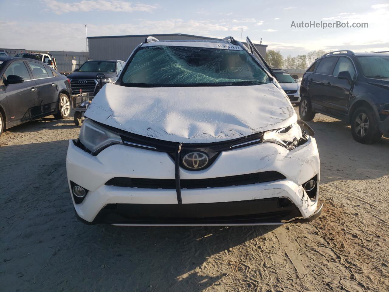 2017 Toyota Rav4 Xle White vin: JTMWFREV1HD104874