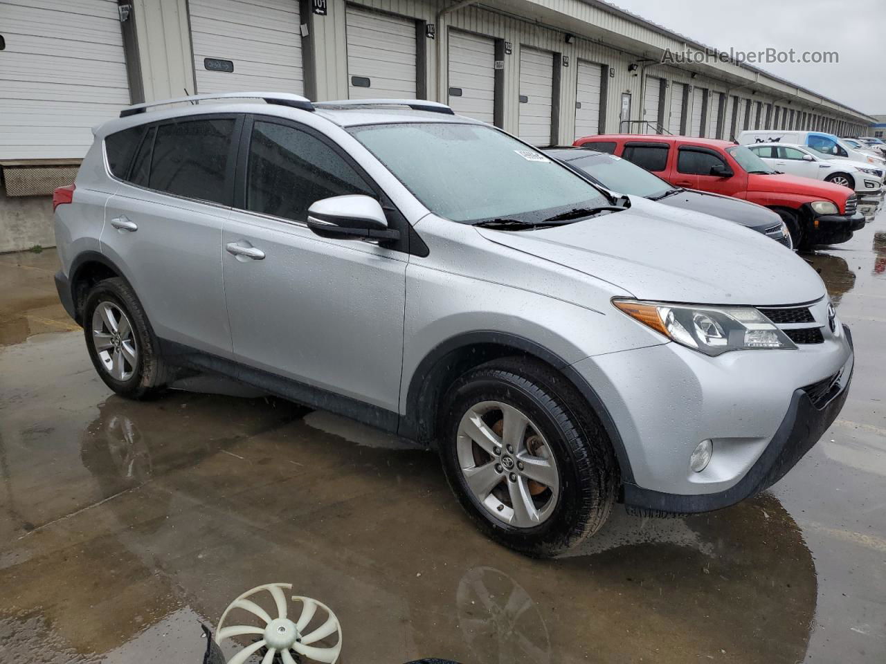 2015 Toyota Rav4 Xle Серебряный vin: JTMWFREV2FJ059555