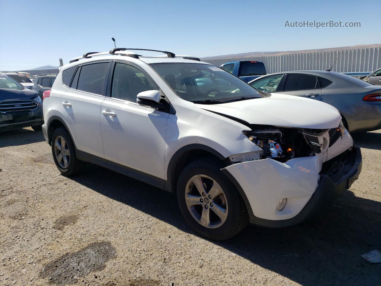 2015 Toyota Rav4 Xle White vin: JTMWFREV6FD069472