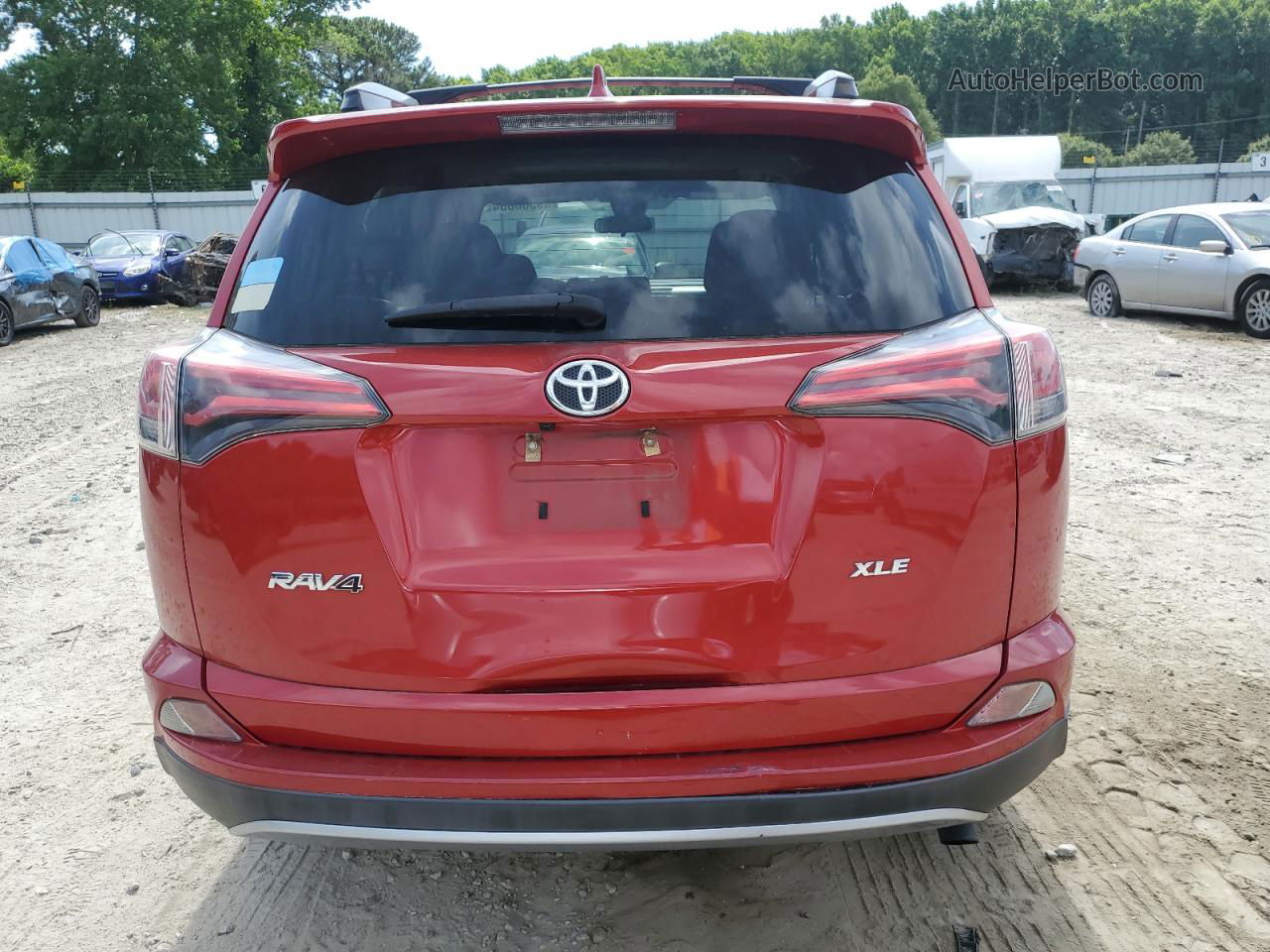 2017 Toyota Rav4 Xle Red vin: JTMWFREV8HJ127733