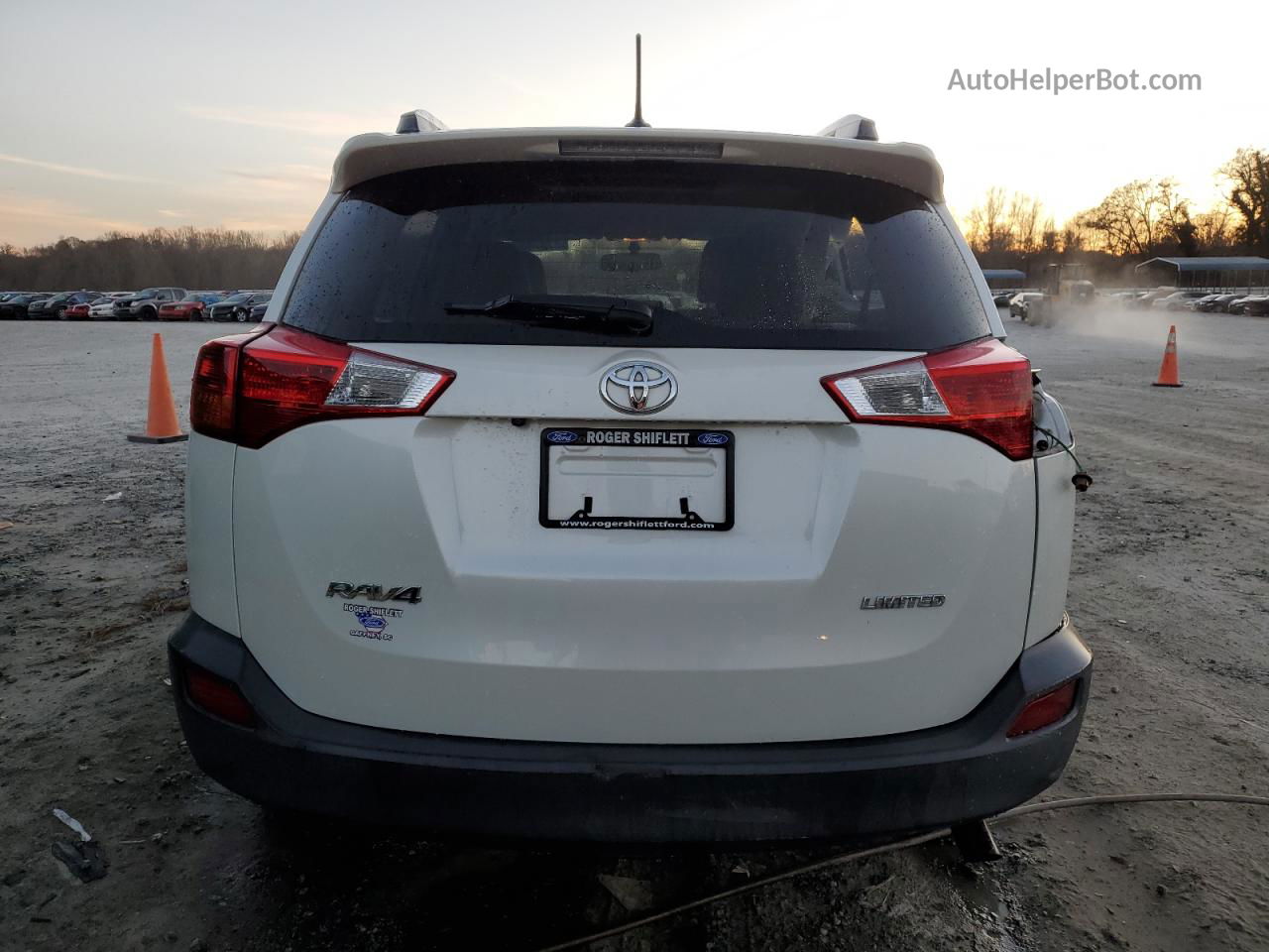 2015 Toyota Rav4 Limited Белый vin: JTMYFREV9FJ053115