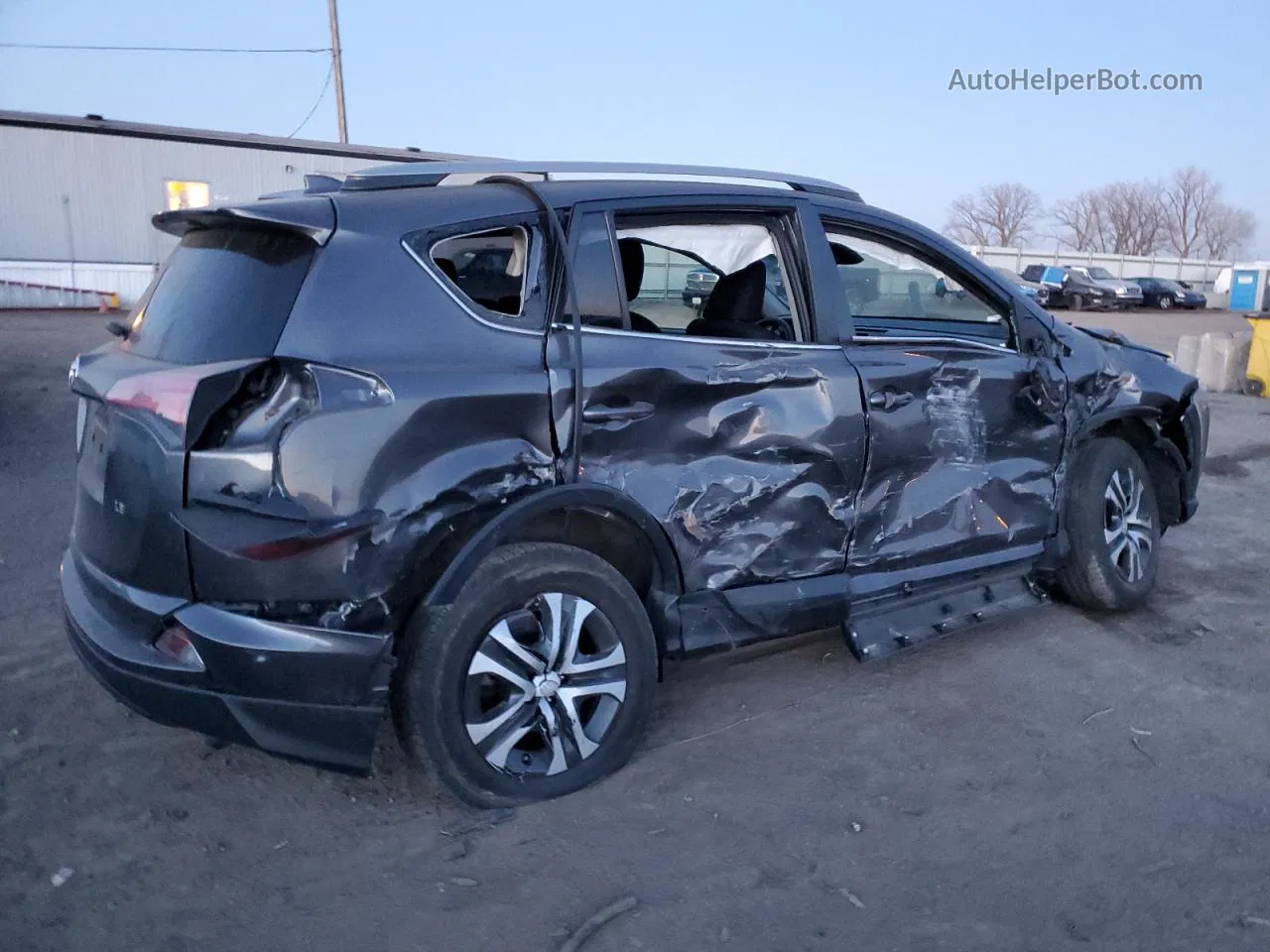 2018 Toyota Rav4 Le Gray vin: JTMZFREV0JJ739783