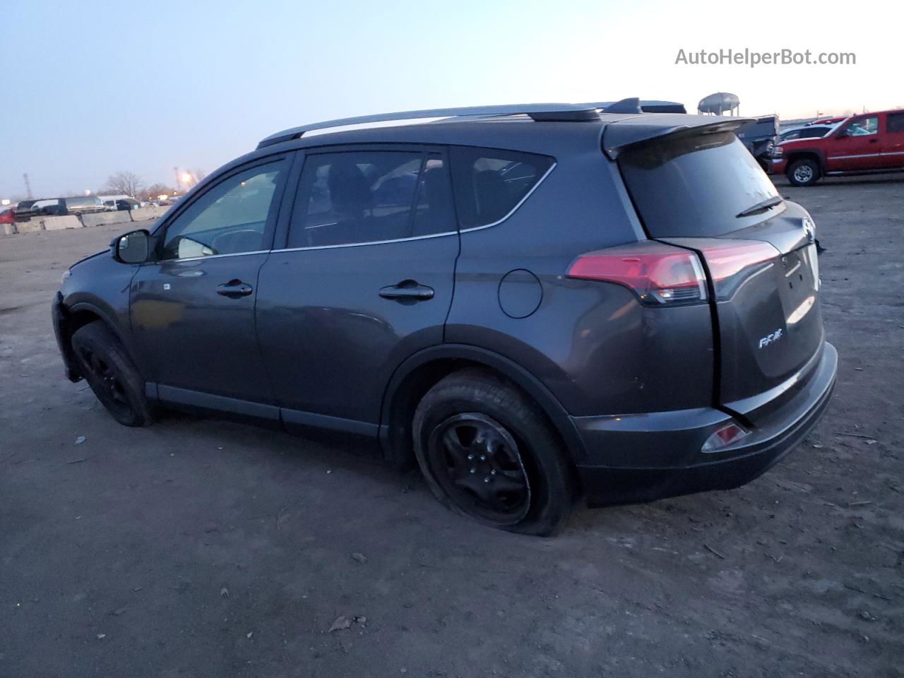 2018 Toyota Rav4 Le Gray vin: JTMZFREV0JJ739783