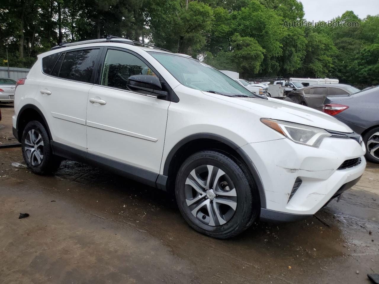 2016 Toyota Rav4 Le White vin: JTMZFREV1GJ083926