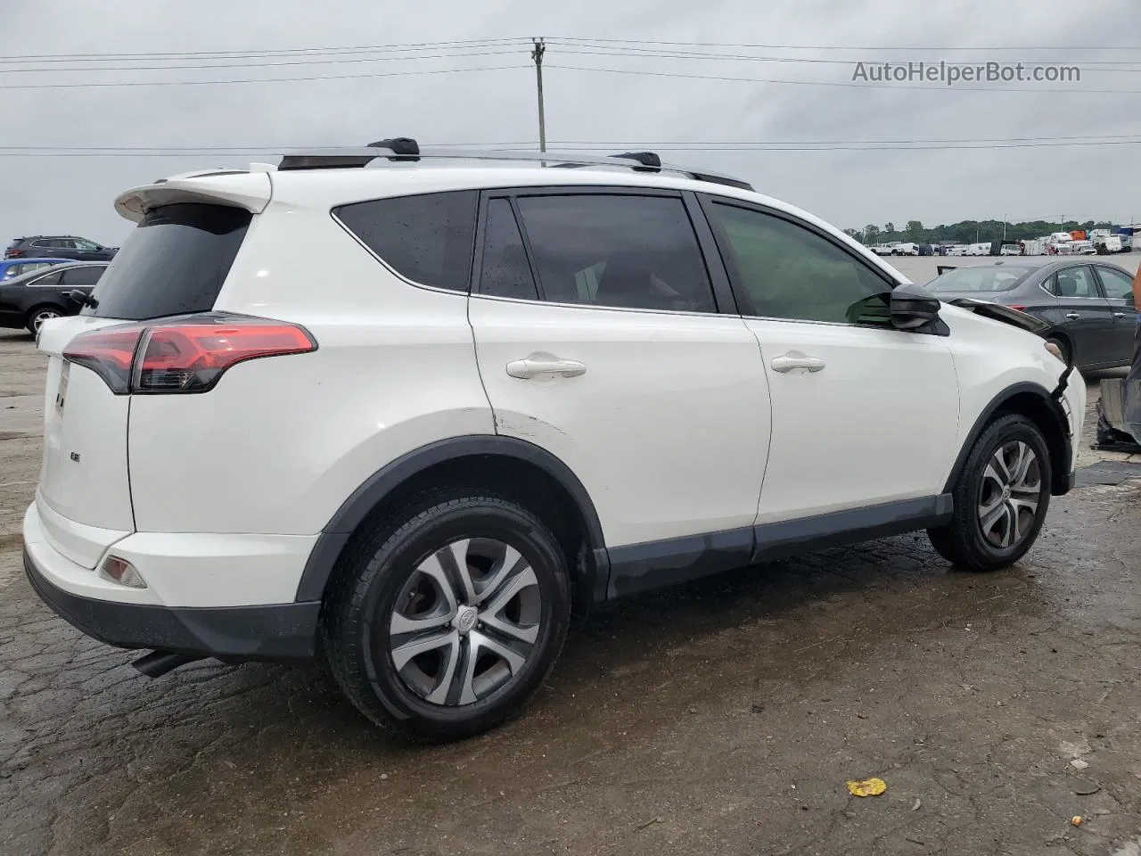 2017 Toyota Rav4 Le Белый vin: JTMZFREV1HJ125819