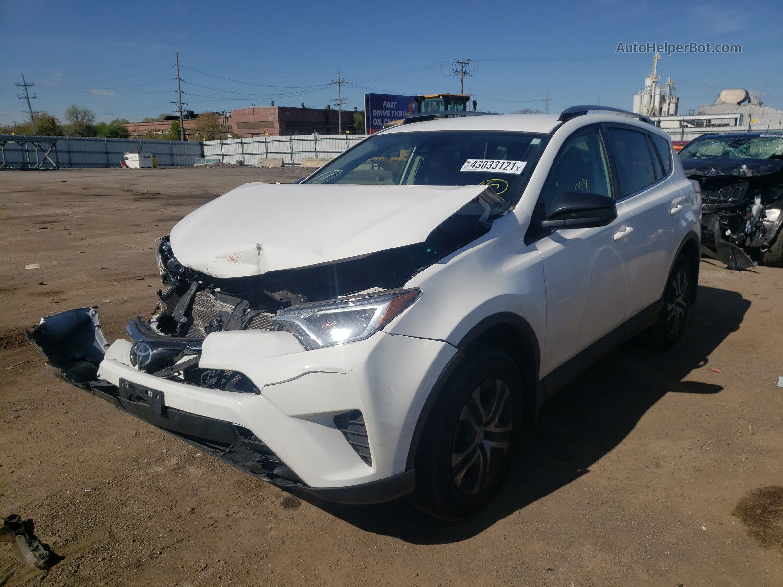 2017 Toyota Rav4 Le White vin: JTMZFREV1HJ131166