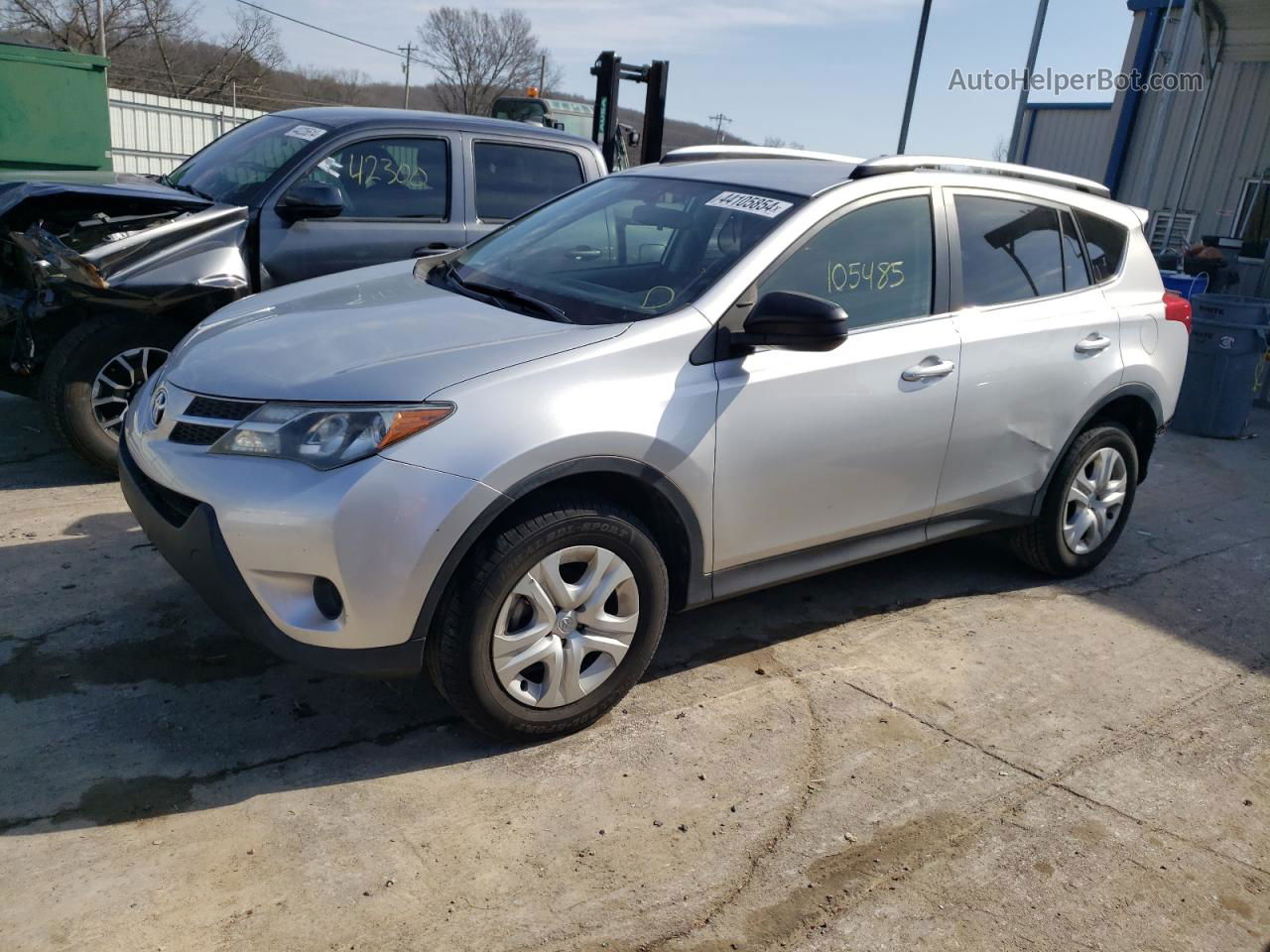 2015 Toyota Rav4 Le Silver vin: JTMZFREV2FD049894