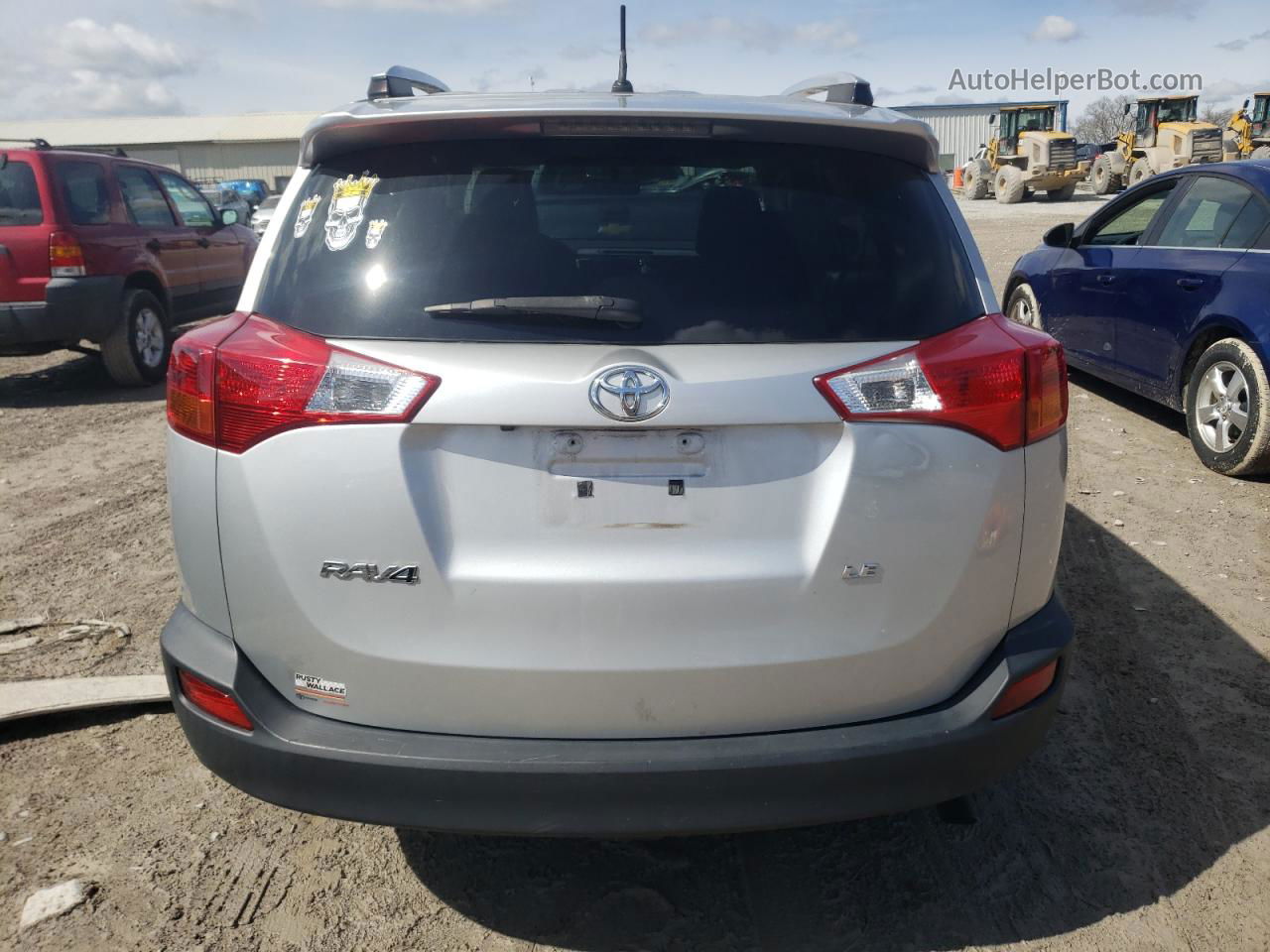 2015 Toyota Rav4 Le Silver vin: JTMZFREV2FJ042493