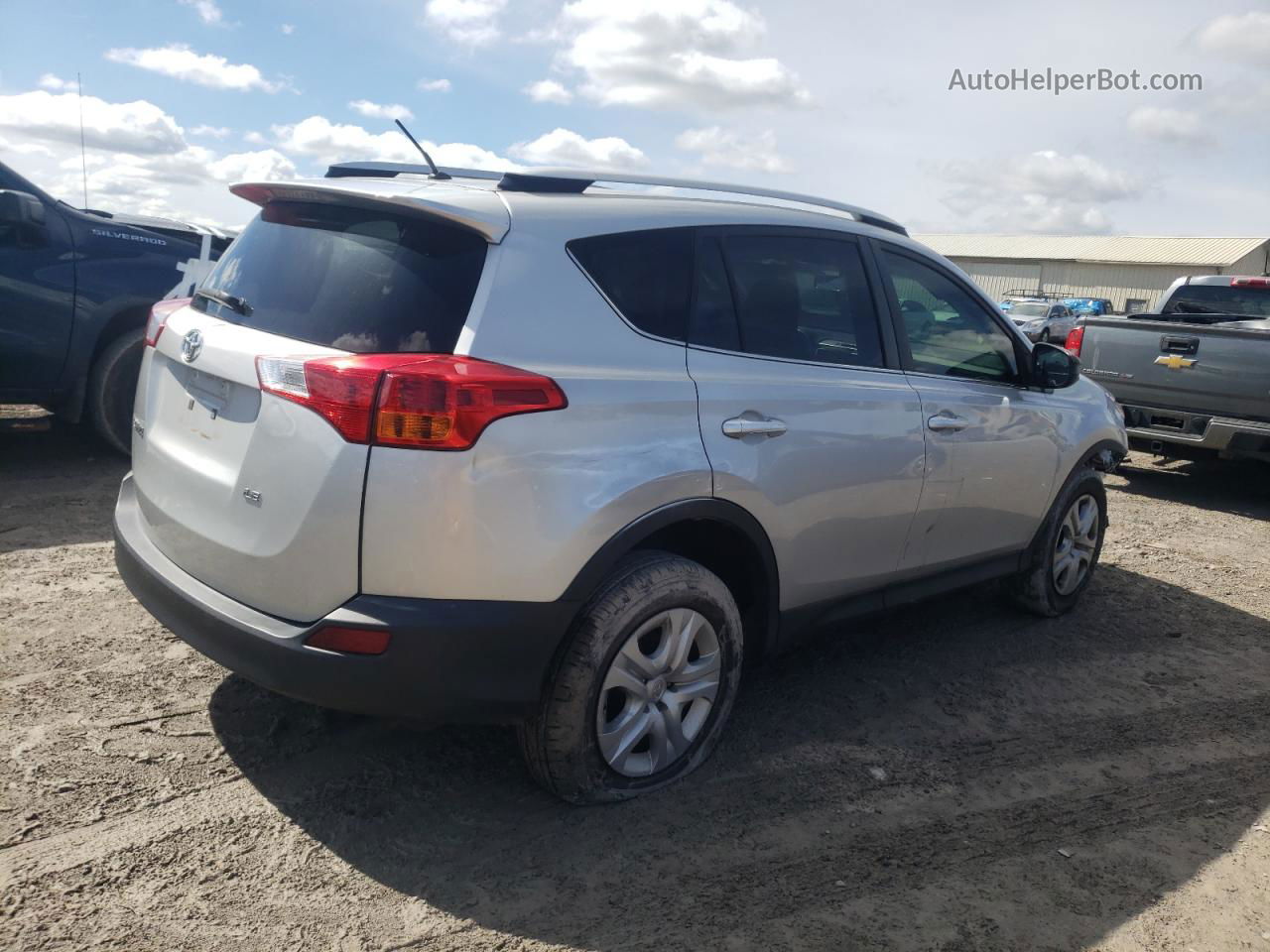 2015 Toyota Rav4 Le Серебряный vin: JTMZFREV2FJ042493