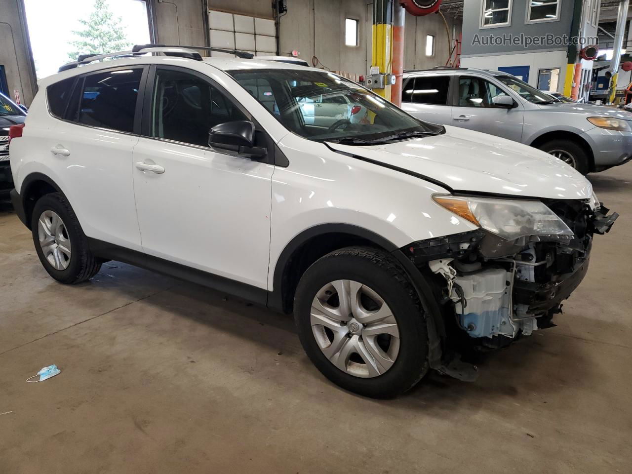 2015 Toyota Rav4 Le White vin: JTMZFREV3FD046485