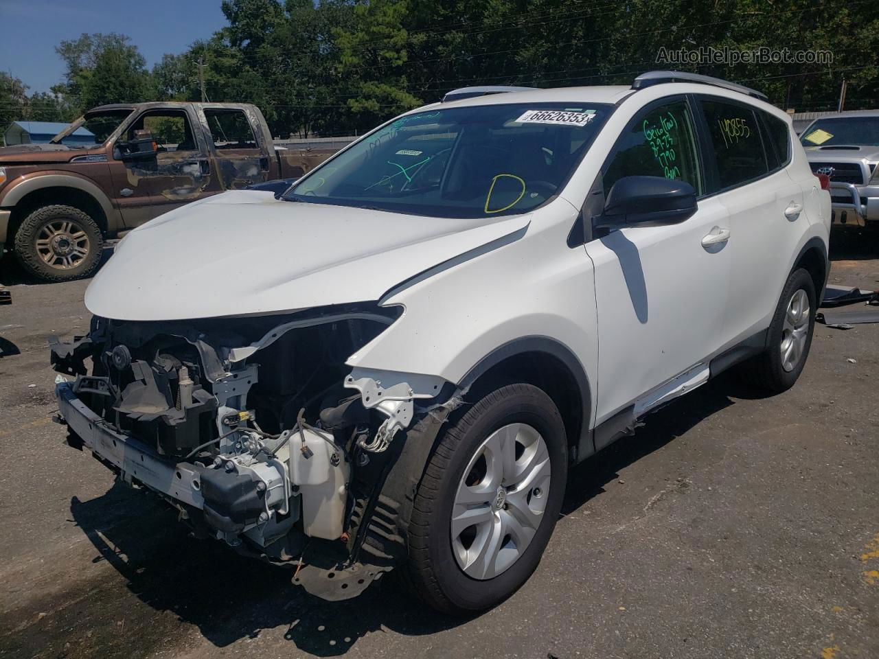 2015 Toyota Rav4 Le White vin: JTMZFREV4FJ050983