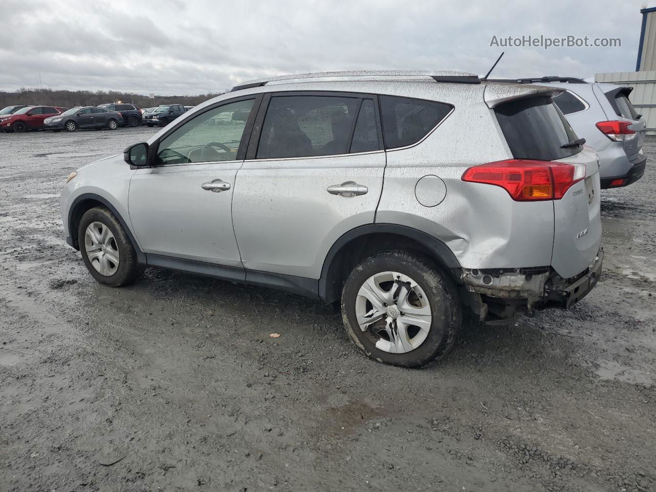 2015 Toyota Rav4 Le Silver vin: JTMZFREV5FD052742