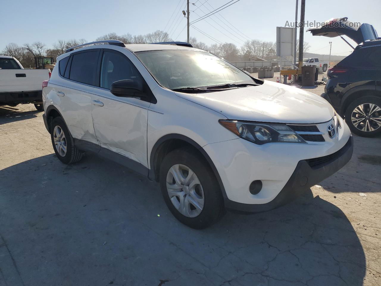 2015 Toyota Rav4 Le White vin: JTMZFREV6FJ052217