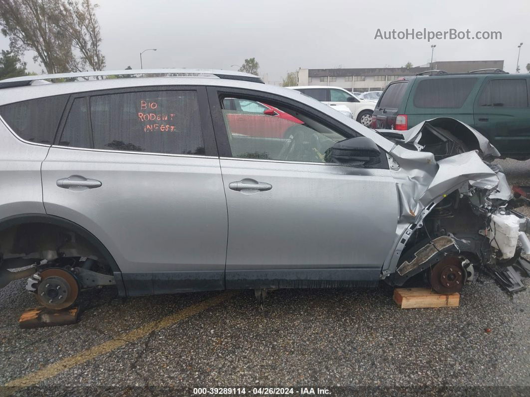 2018 Toyota Rav4 Le Silver vin: JTMZFREV7JJ182693