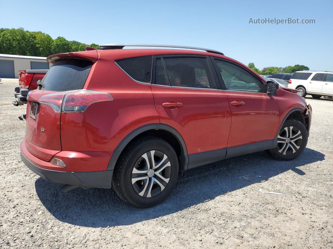 2017 Toyota Rav4 Le Red vin: JTMZFREV9HJ121209