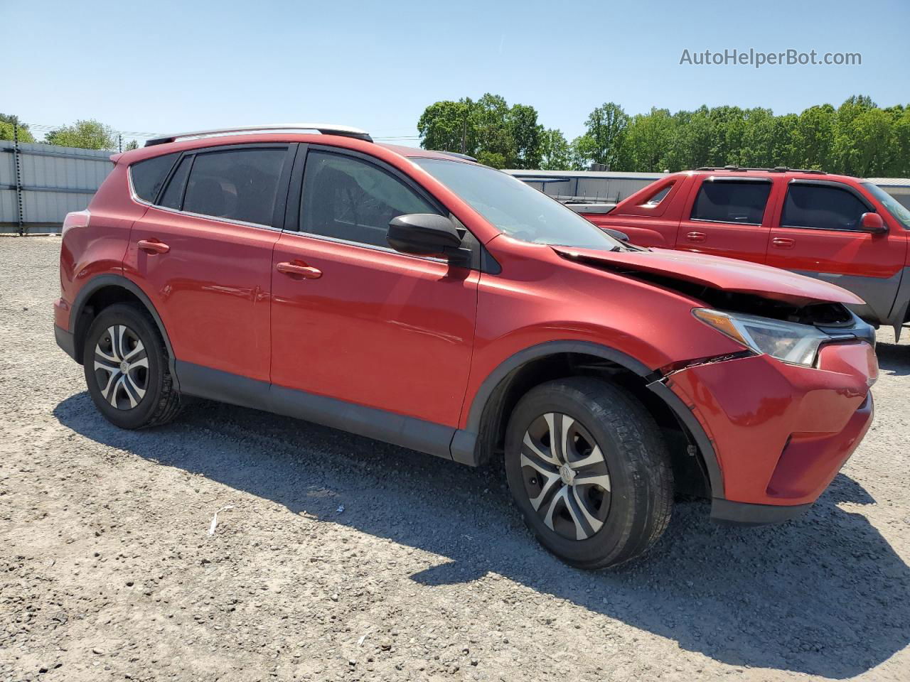 2017 Toyota Rav4 Le Red vin: JTMZFREV9HJ121209