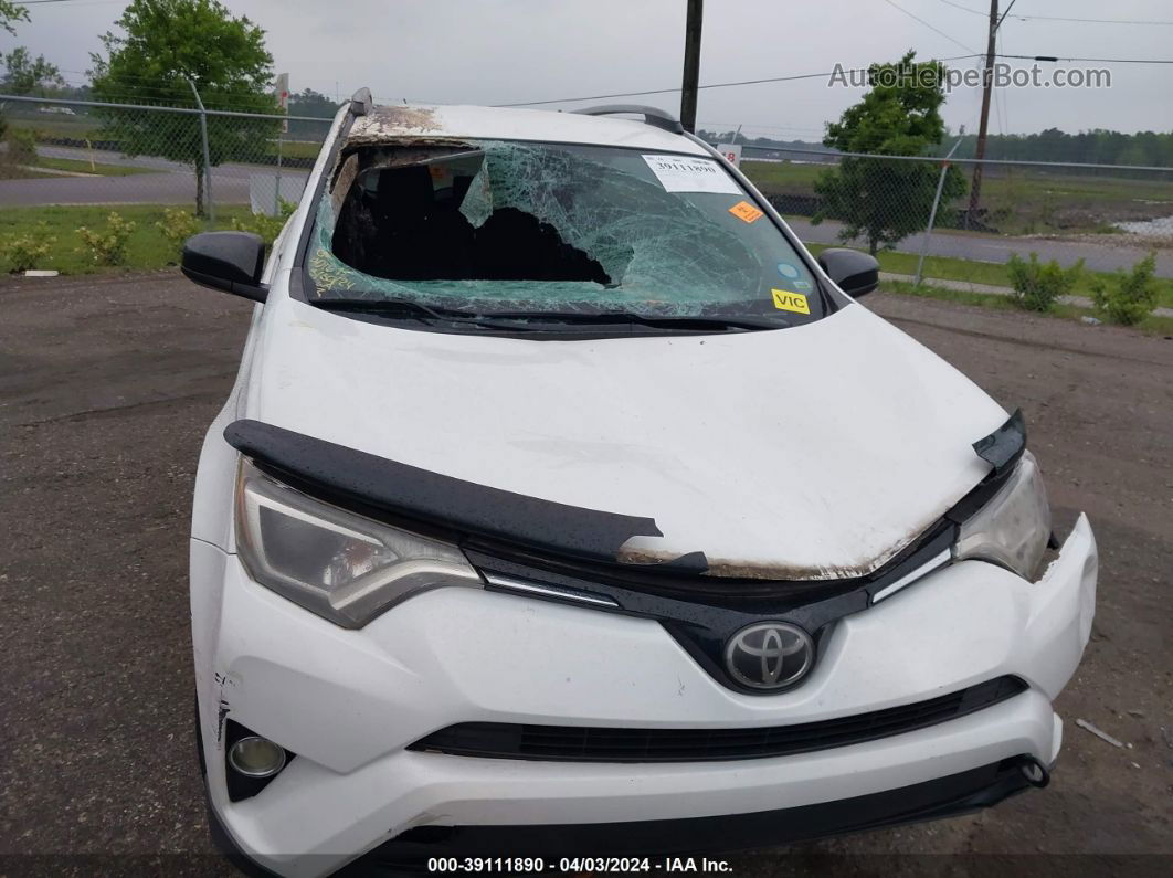 2017 Toyota Rav4 Le White vin: JTMZFREV9HJ707585