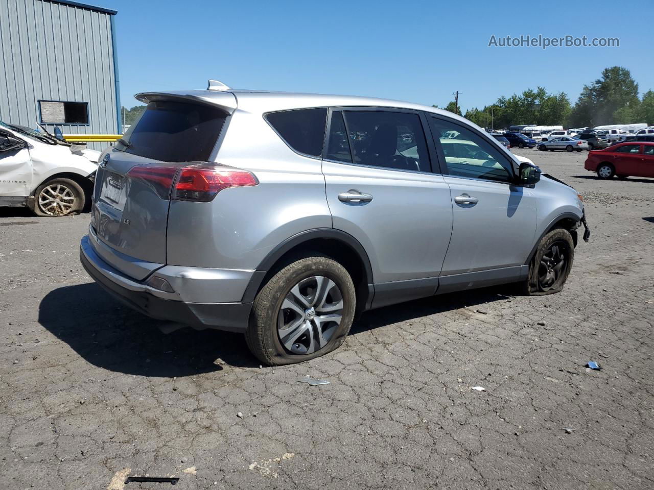 2018 Toyota Rav4 Le Silver vin: JTMZFREVXJJ161935