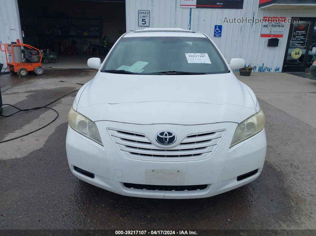 2007 Toyota Camry Le White vin: JTNBE46K773039201