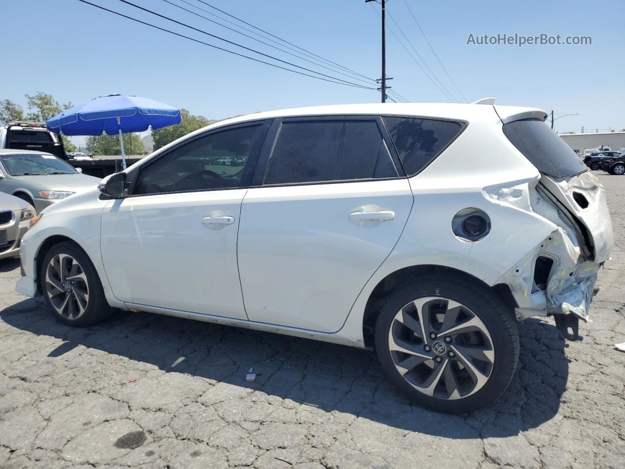 2017 Toyota Corolla Im  White vin: JTNKARJE0HJ532015