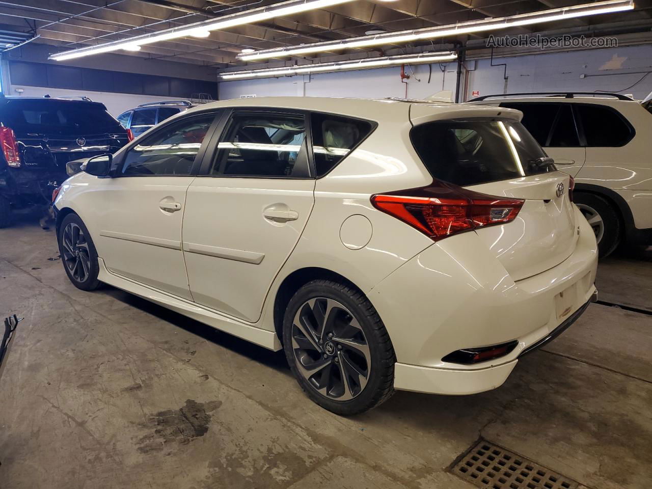 2017 Toyota Corolla Im  White vin: JTNKARJE9HJ551808