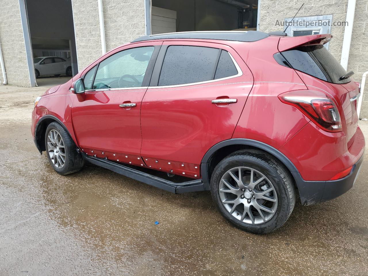 2019 Buick Encore Sport Touring Red vin: KL4CJ1SB2KB823223