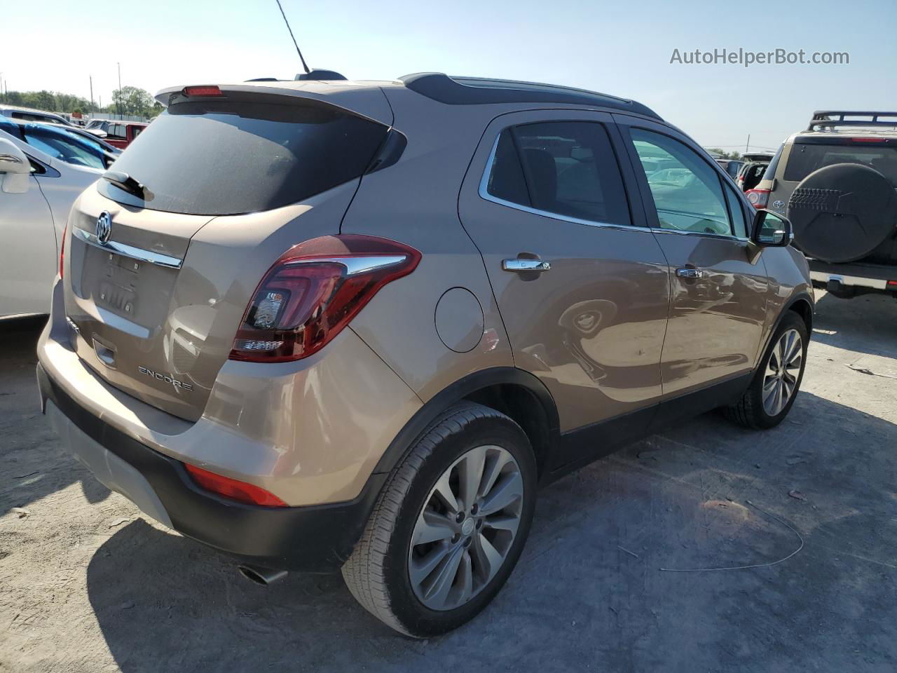 2018 Buick Encore Preferred Золотой vin: KL4CJASB0JB691299