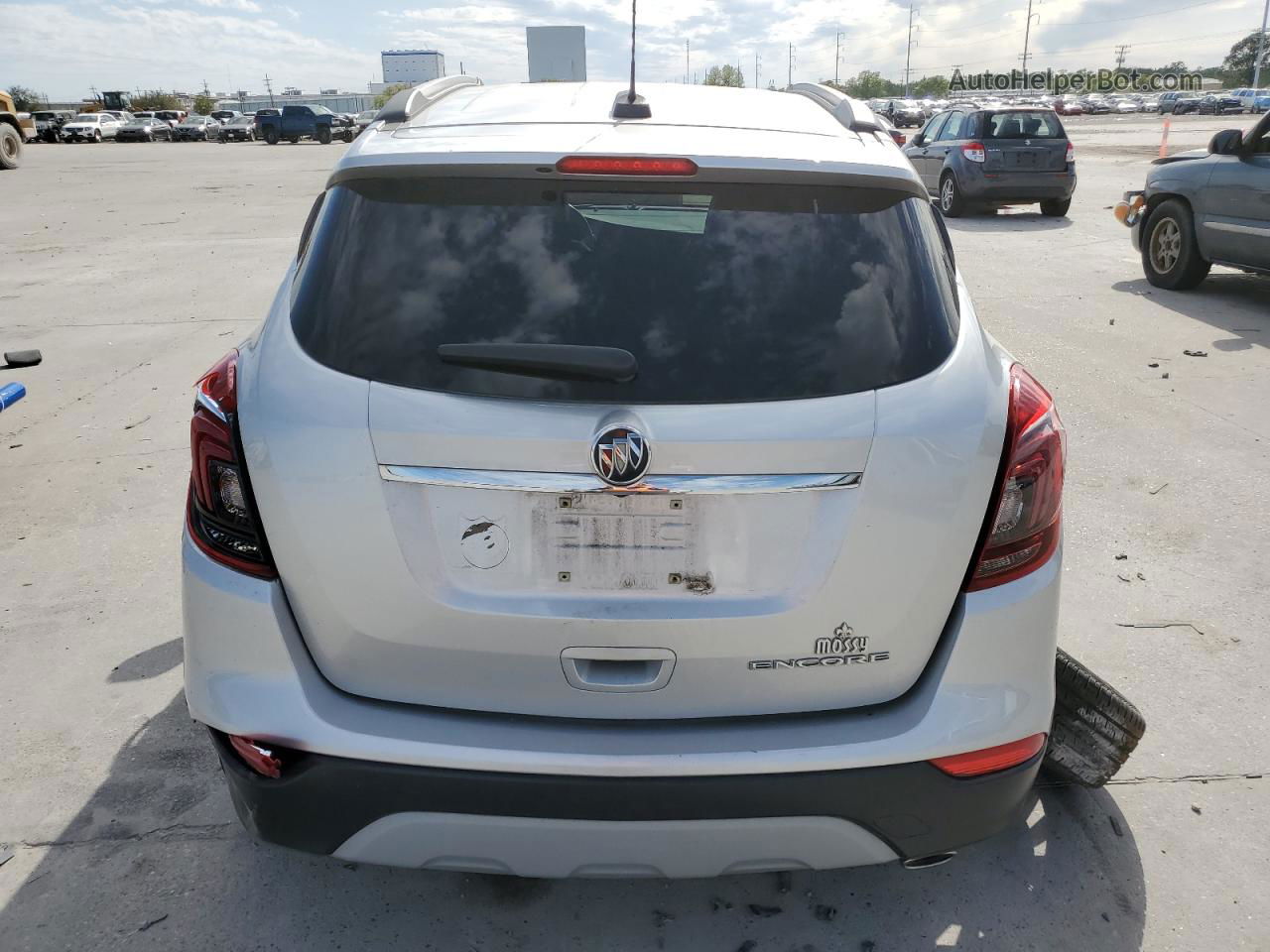 2019 Buick Encore Preferred Серебряный vin: KL4CJASB2KB717984