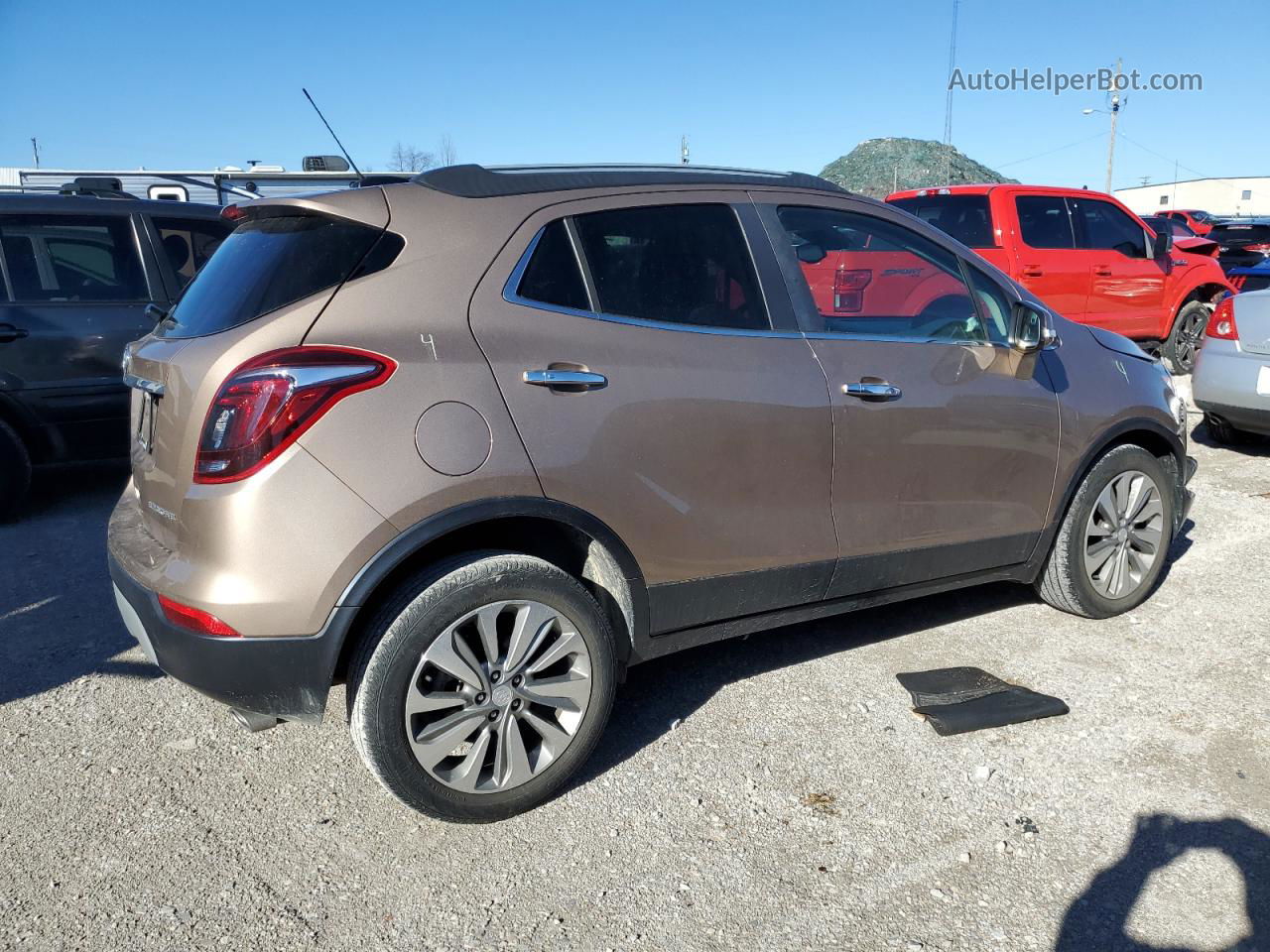 2019 Buick Encore Preferred Золотой vin: KL4CJASB3KB718982