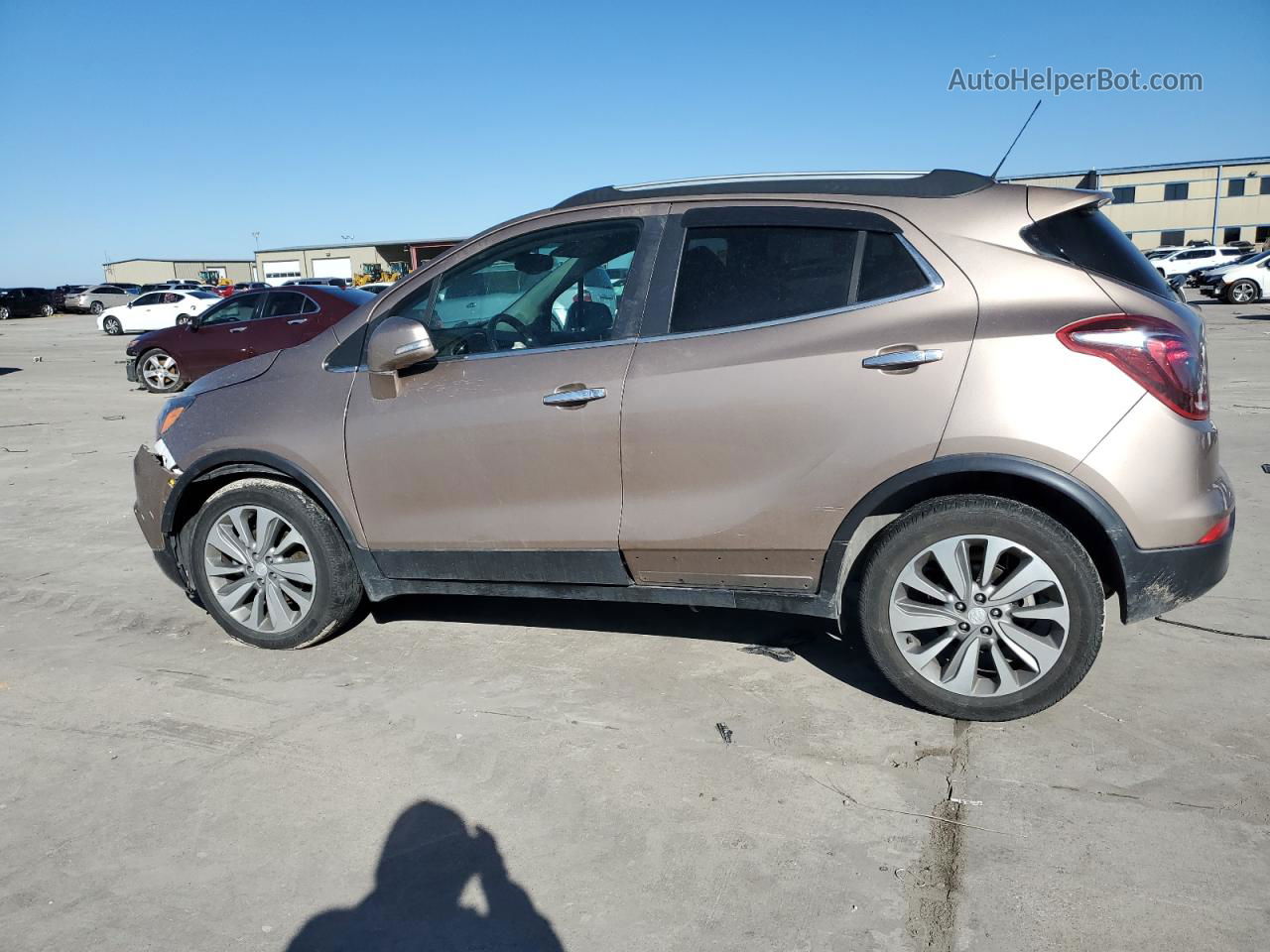 2019 Buick Encore Preferred Золотой vin: KL4CJASB8KB773654