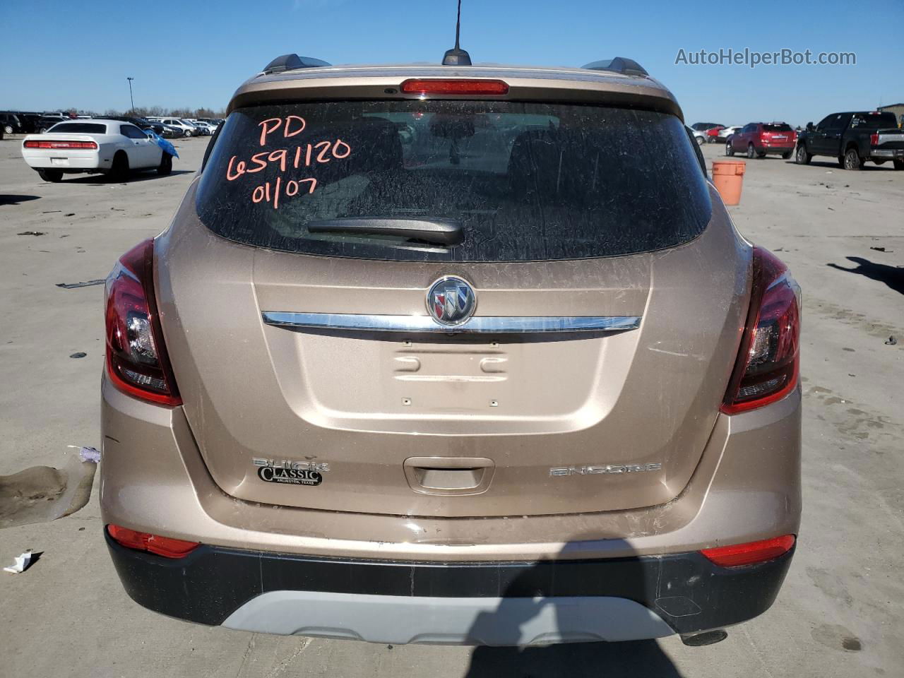 2018 Buick Encore Preferred Beige vin: KL4CJASBXJB554063