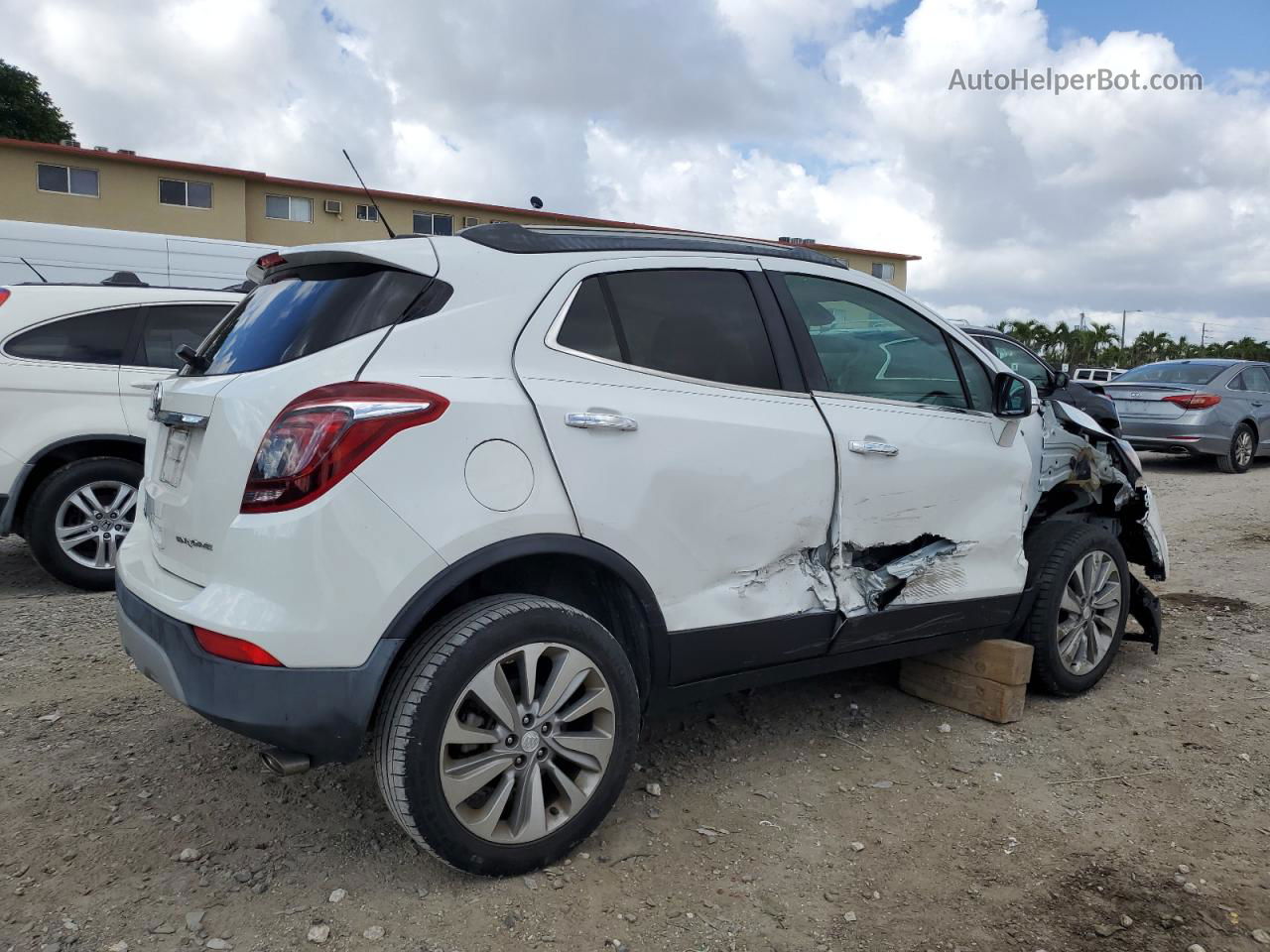 2018 Buick Encore Preferred White vin: KL4CJASBXJB689298