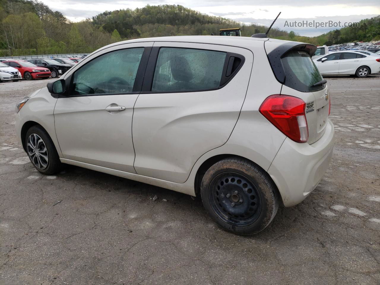 2019 Chevrolet Spark Ls Beige vin: KL8CA6SA8KC711006