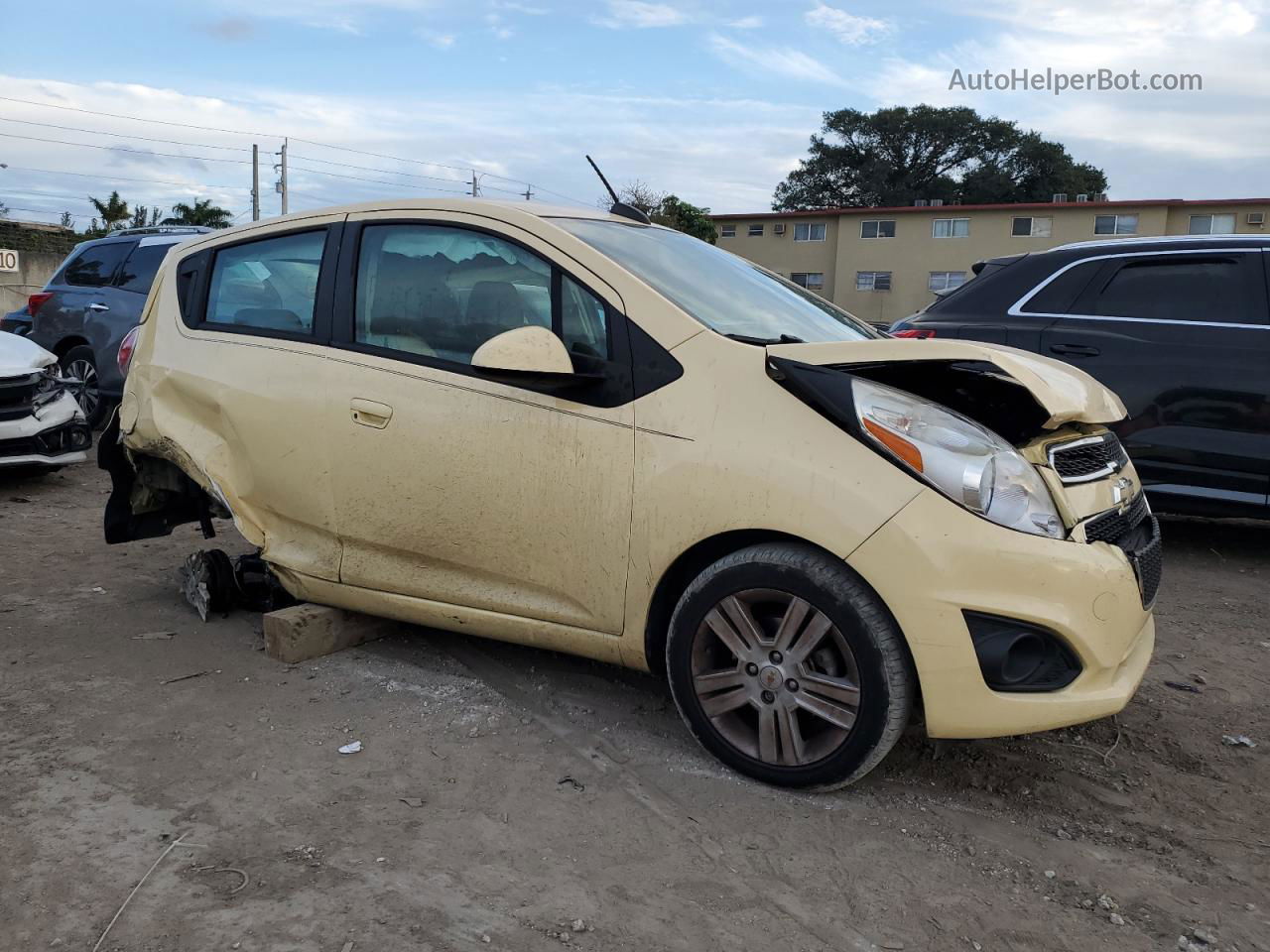 2015 Chevrolet Spark Ls Желтый vin: KL8CB6S90FC726849