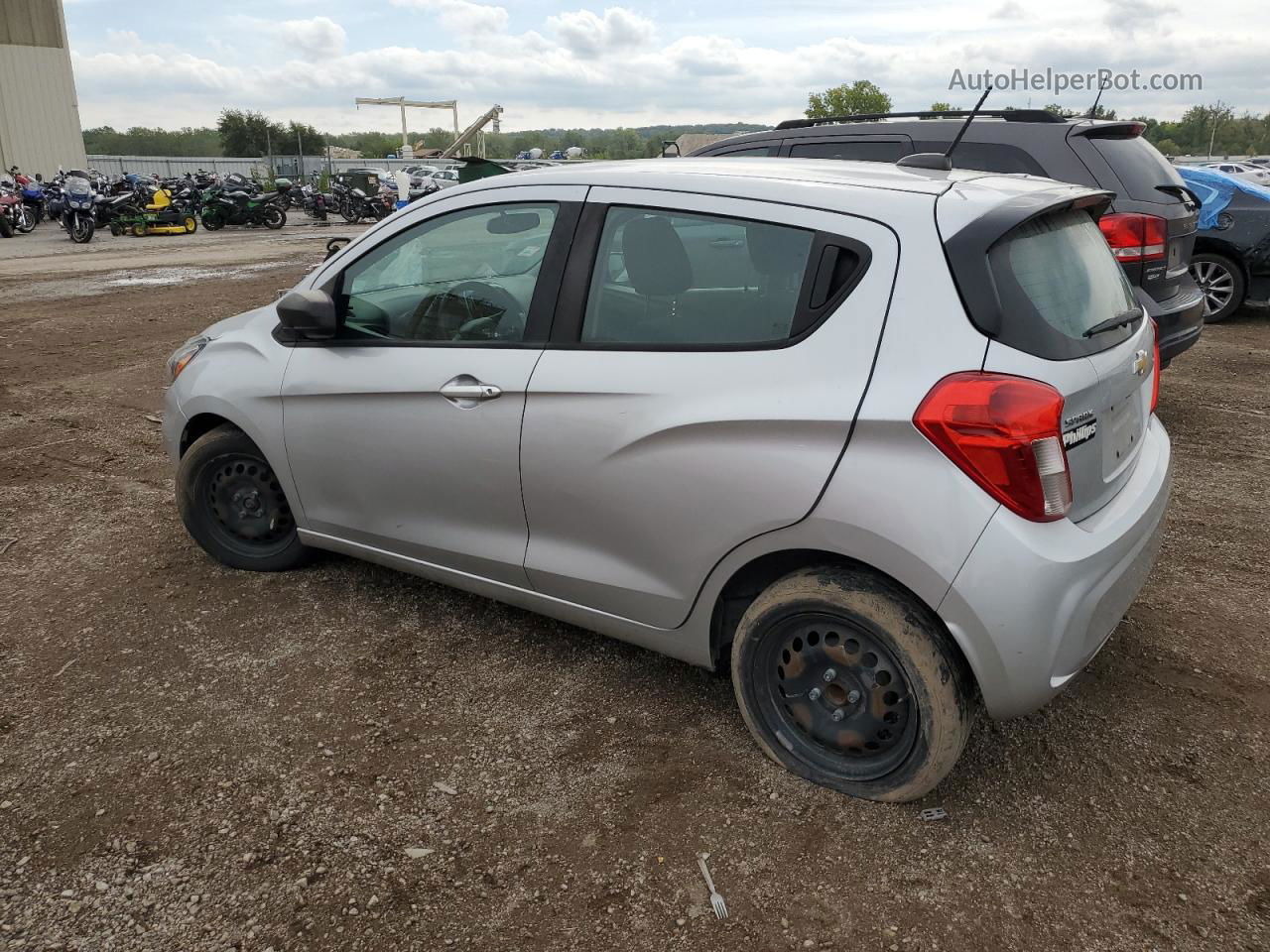 2019 Chevrolet Spark Ls Серебряный vin: KL8CB6SA7KC719255