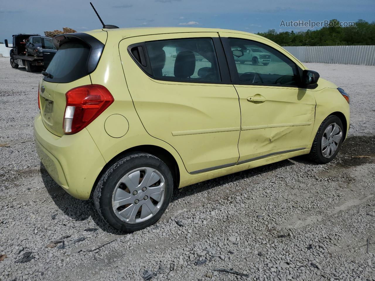 2017 Chevrolet Spark Ls Yellow vin: KL8CB6SAXHC774419