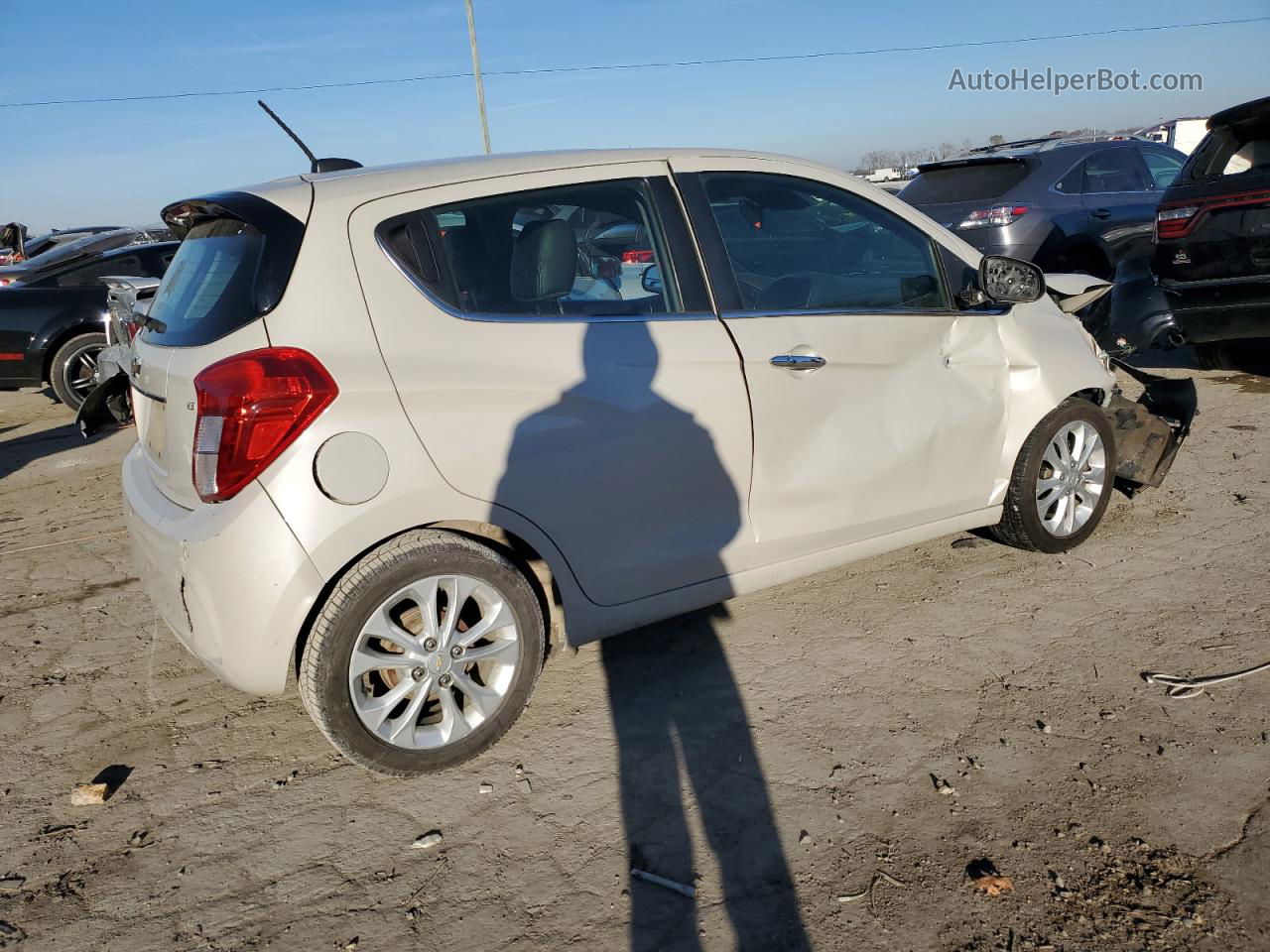 2019 Chevrolet Spark 2lt Cream vin: KL8CF6SA9KC748695