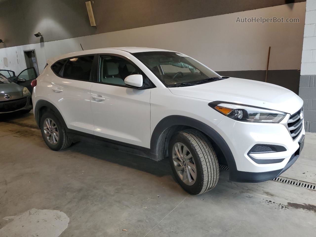 2017 Hyundai Tucson Se Белый vin: KM8J23A41HU565519