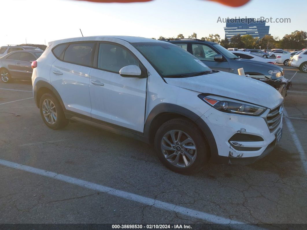 2017 Hyundai Tucson Se Белый vin: KM8J23A42HU413703