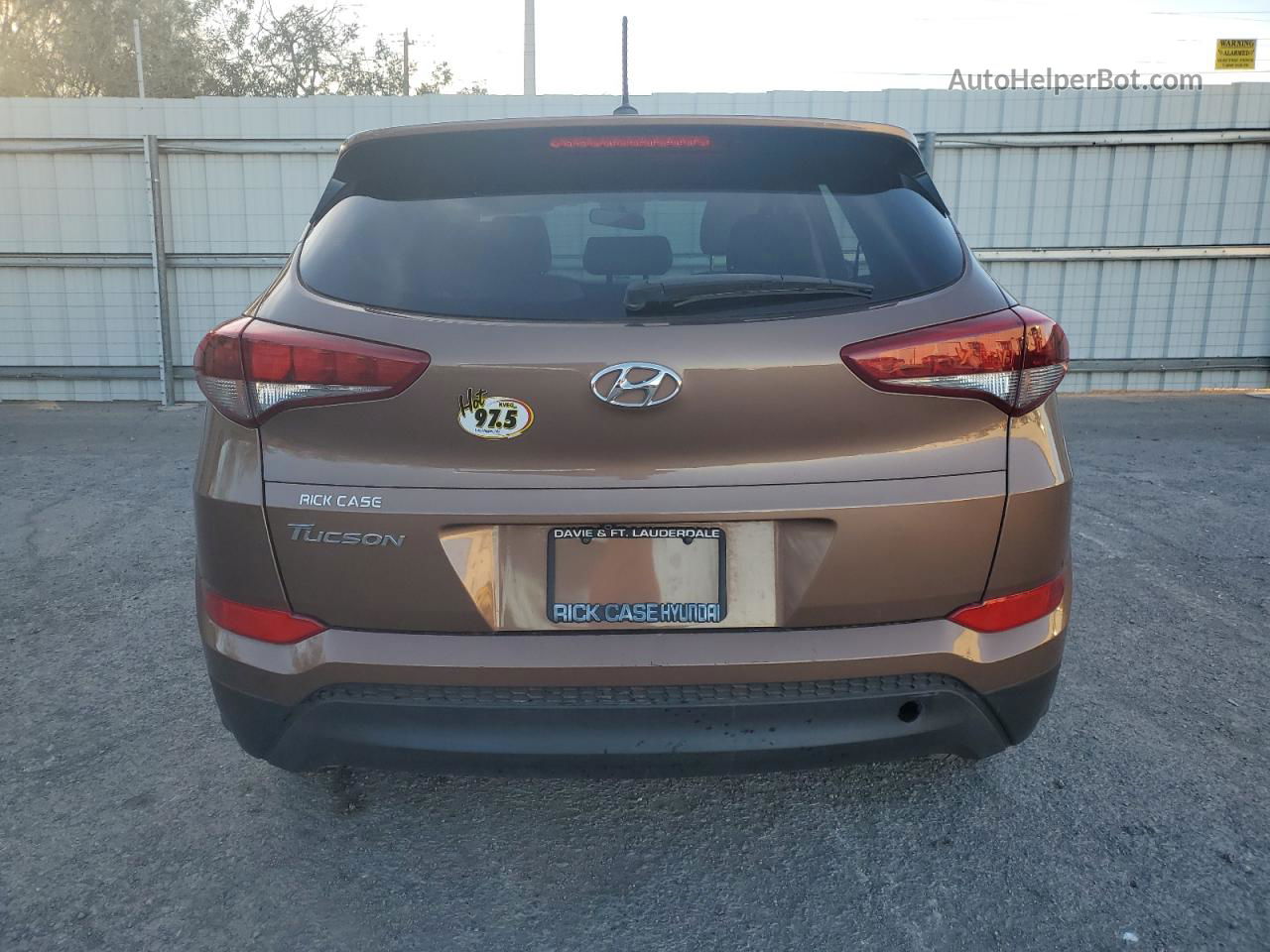 2017 Hyundai Tucson Se Tan vin: KM8J23A47HU437348